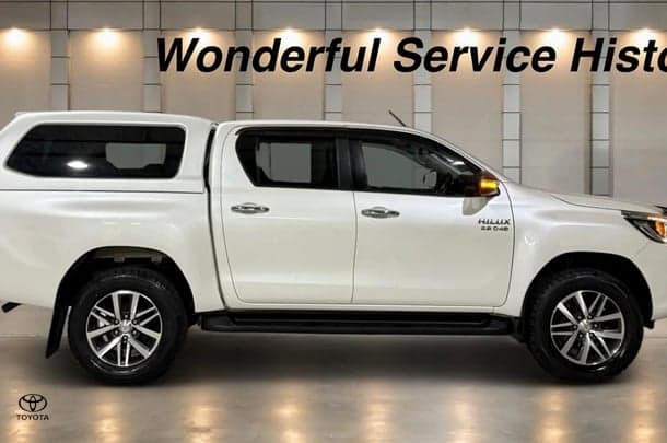 2015 Toyota Hilux SR5 in White