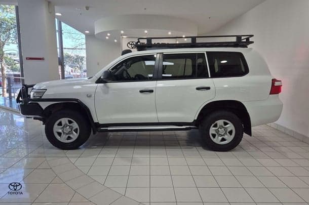 2021 Toyota Landcruiser GX in White