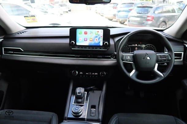 2022 Mitsubishi Outlander Aspire in White