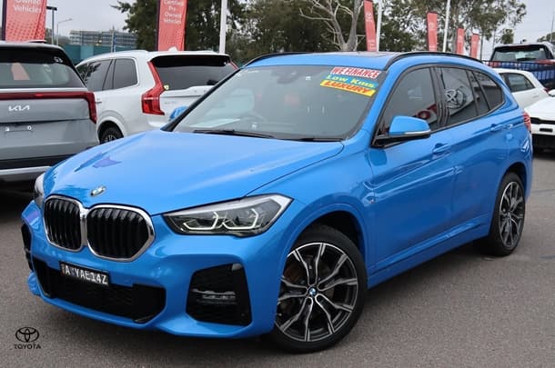 2021 BMW X1 xDrive25i in Blue