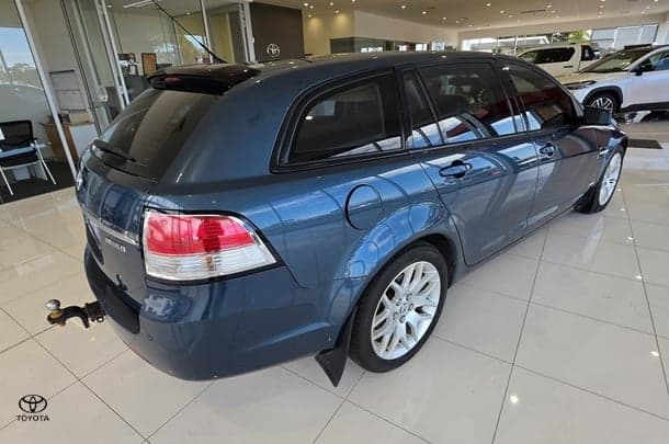 2009 Holden Commodore Omega in Blue