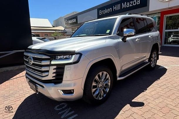 2025 Toyota Landcruiser Sahara ZX in Silver