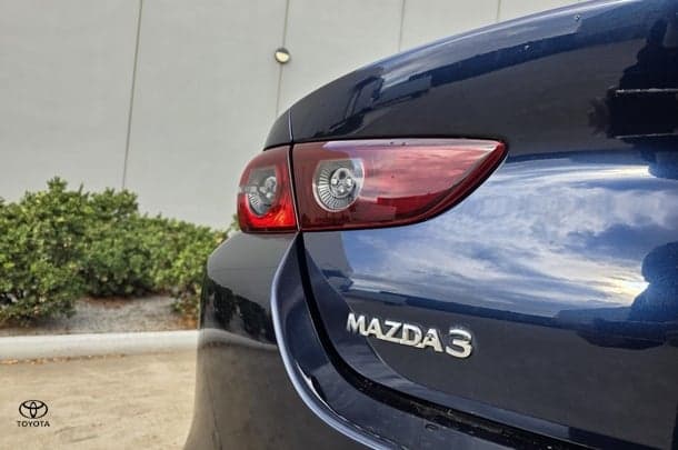 2021 Mazda 3 G20 Evolve in Blue
