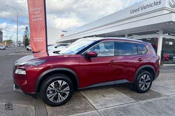2023 Nissan X-TRAIL ST-L in Red