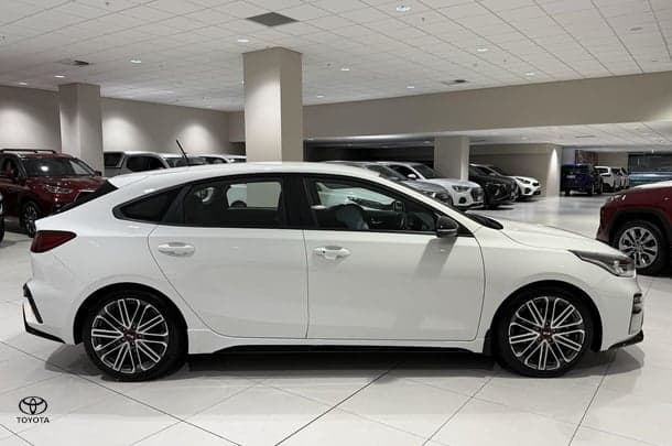 2021 Kia Cerato GT in White