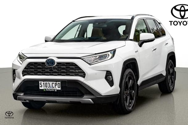 2020 Toyota RAV4 Cruiser in White