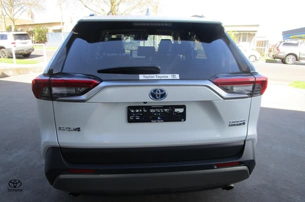 2022 Toyota RAV4 Cruiser in White