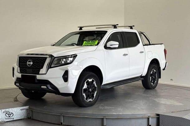 2021 Nissan Navara ST-X in White