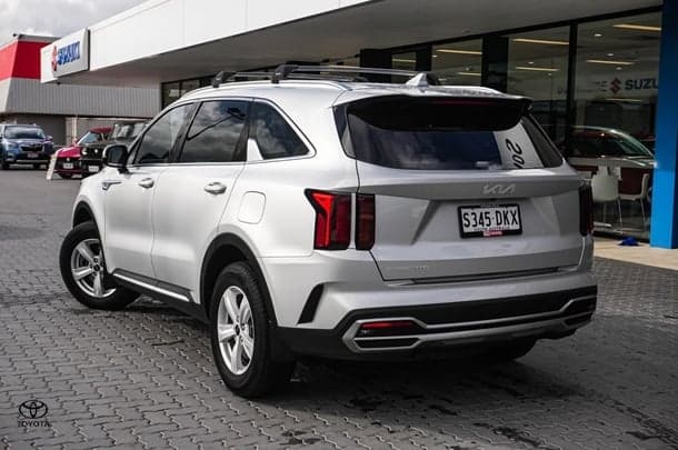 2022 Kia Sorento S in Silver