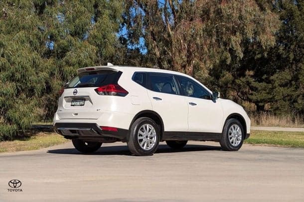 2018 Nissan X-TRAIL ST in White