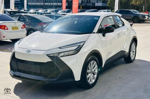 2024 Toyota C-HR GXL-2WD in White