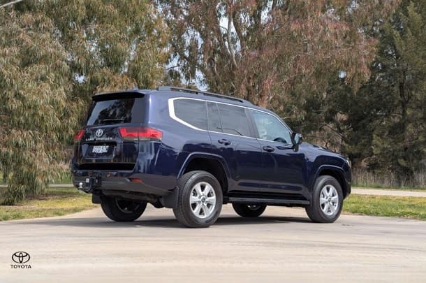 2022 Toyota Landcruiser VX in Blue