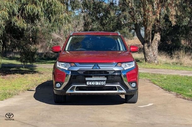 2019 Mitsubishi Outlander LS in Red