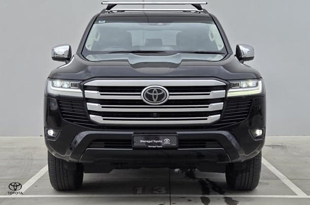2024 Toyota Landcruiser Sahara in Black
