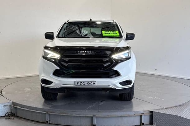 2024 Isuzu MU-X LS-M in White