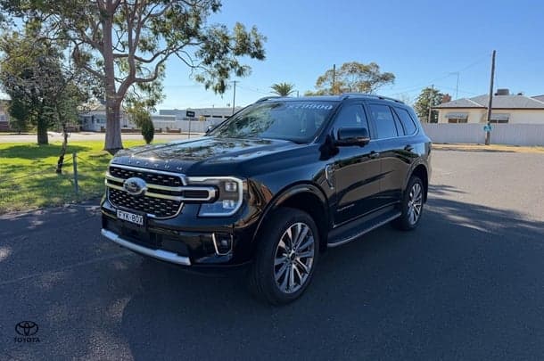 2025 Ford Everest Platinum in Silver