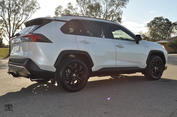 2025 Toyota RAV4 Cruiser in White