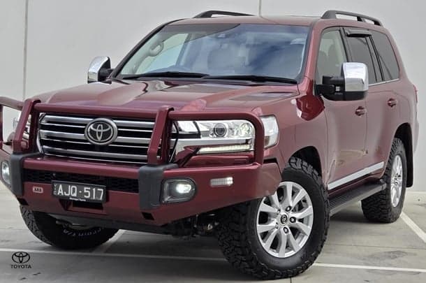 2016 Toyota Landcruiser Sahara in Red