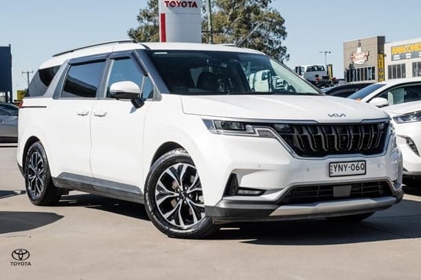 2023 Kia Carnival SLi in White
