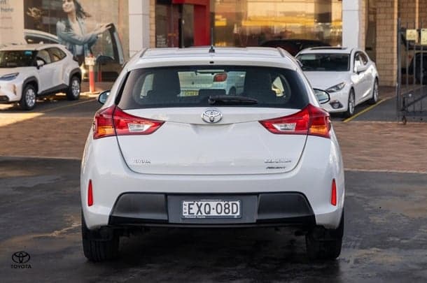 2014 Toyota Corolla Ascent in White