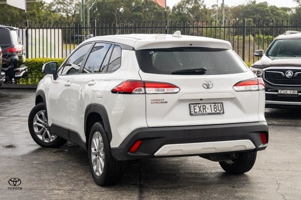 2023 Toyota Corolla Cross GX in White