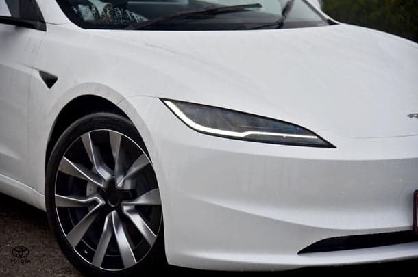 2023 Tesla Model 3 Rear-Wheel Drive in White