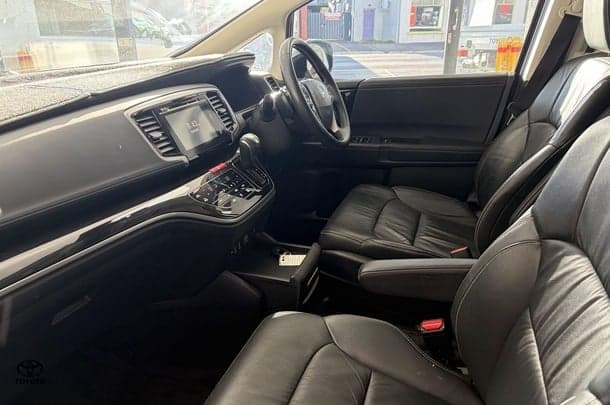 2019 Honda Odyssey VTi-L in White
