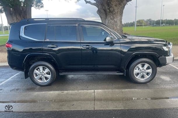 2026 Toyota Landcruiser Sahara in Black