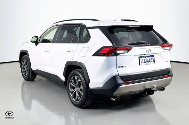 2025 Toyota RAV4 GXL AWD in White
