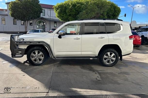 2022 Toyota Landcruiser Sahara in White
