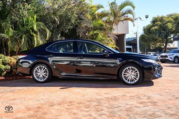 2020 Toyota Camry SL in Black