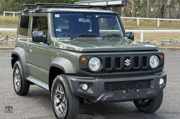 2022 Suzuki Jimny Base in Green