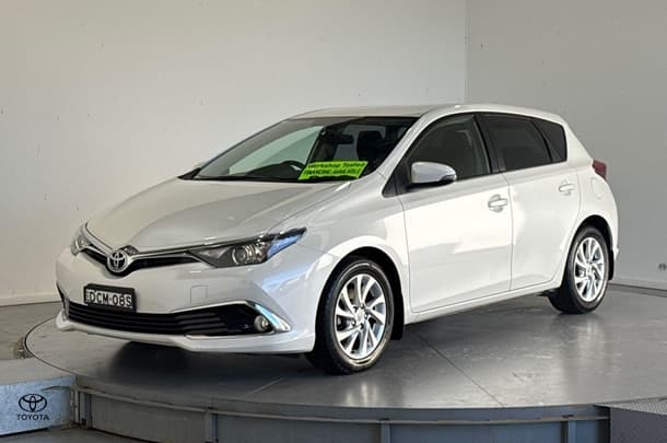 2015 Toyota Corolla Ascent Sport in White