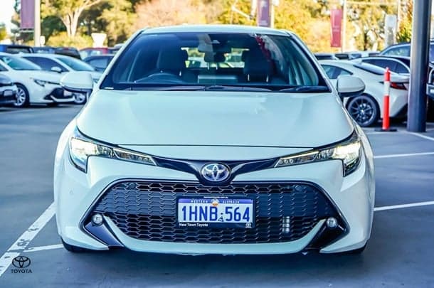 2021 Toyota Corolla SX Hybrid in White