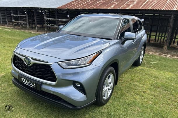 2023 Toyota Kluger GX in Blue