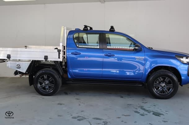 2024 Toyota Hilux SR 48V in Blue