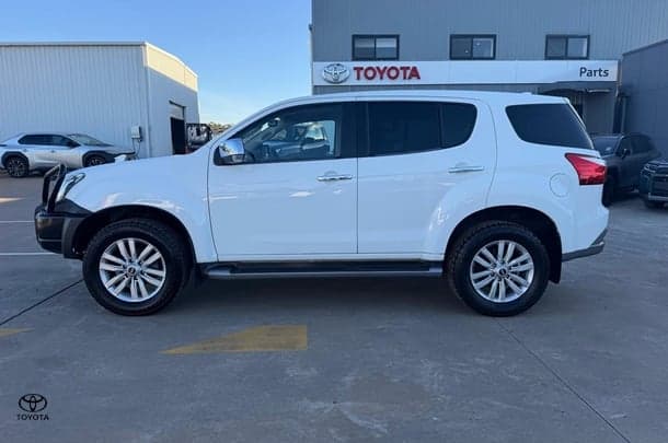 2018 Isuzu MU-X LS-U in White