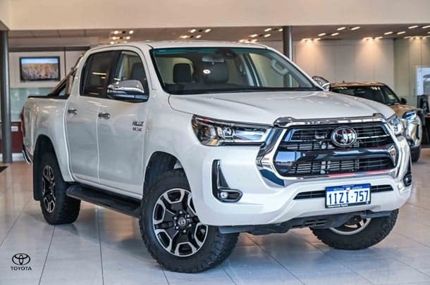 2022 Toyota Hilux SR5 in White