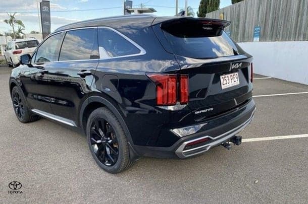 2022 Kia Sorento GT-Line in Black