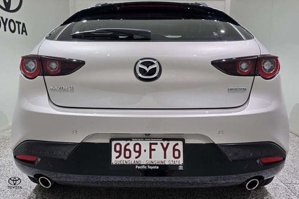 2022 Mazda 3 G25 Astina in Gold