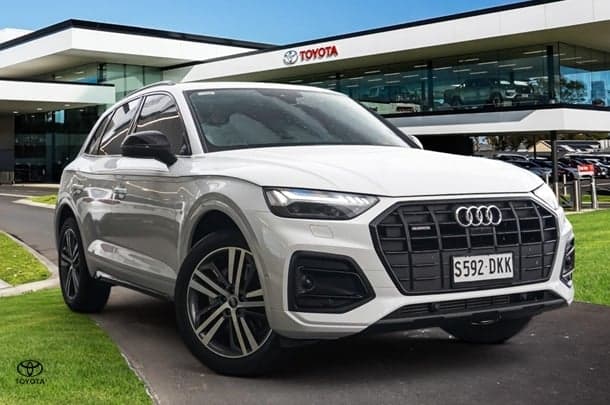 2024 Audi Q5 45 TFSI Sport in White