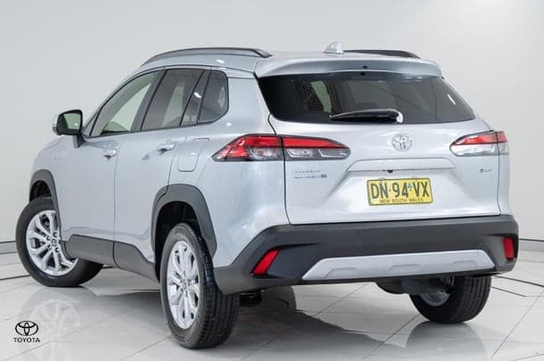 2025 Toyota Corolla Cross GXL in Silver