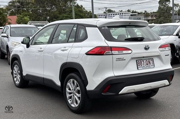 2023 Toyota Corolla Cross GX in White