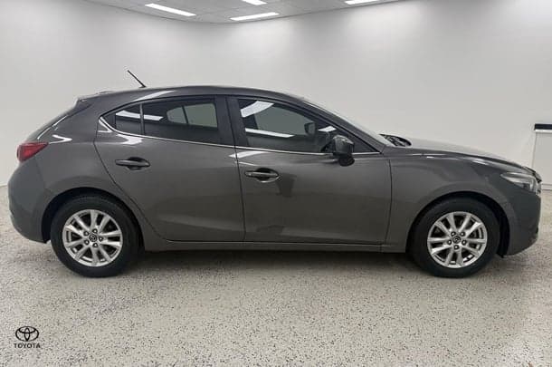 2018 Mazda 3 Maxx Sport in Grey