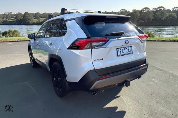 2019 Toyota RAV4 Cruiser in White