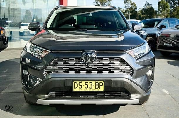 2019 Toyota RAV4 Cruiser 2WD in Silver