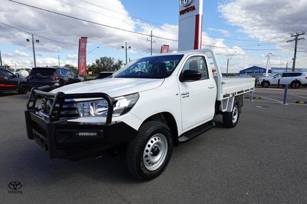 2023 Toyota Hilux SR in White
