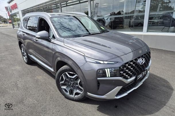 2022 Hyundai Santa Fe Hybrid Highlander in Grey