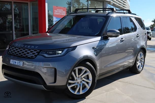 2023 Land Rover Discovery D300 SE in Grey