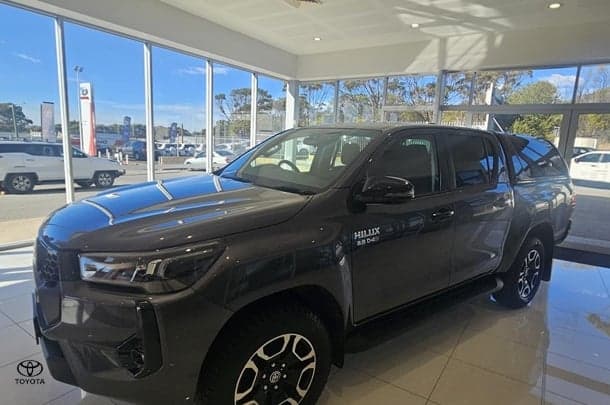 2024 Toyota Hilux SR5 48V in Grey
